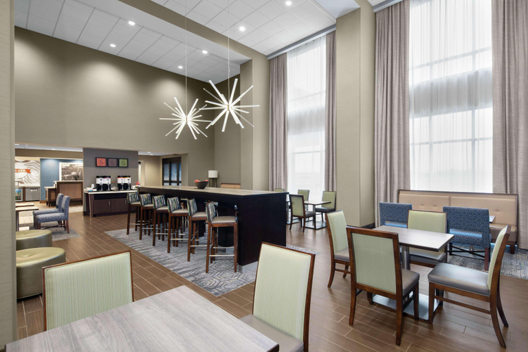 Food & Drinks 5, Hampton Inn By Hilton Sikeston, New Madrid