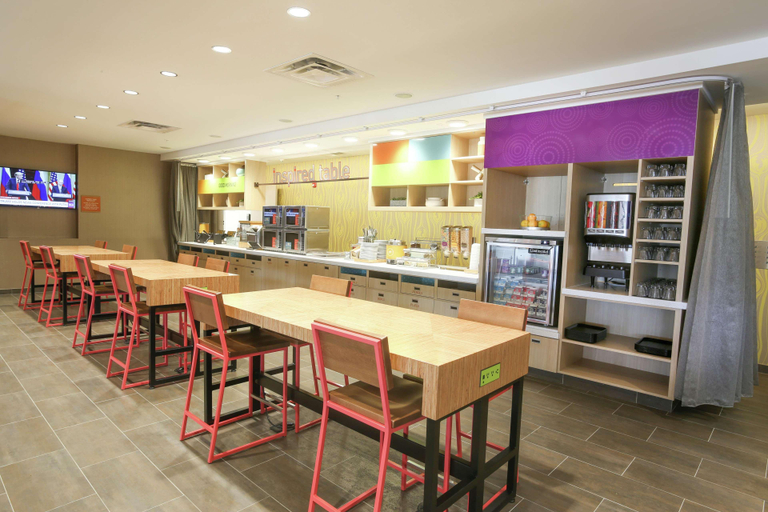 Food & Drinks 5, Home2 Suites by Hilton Bordentown, Chester