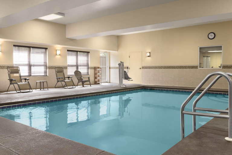 Sport & Beauty, Country Inn & Suites by Radisson, Dothan, AL, Houston