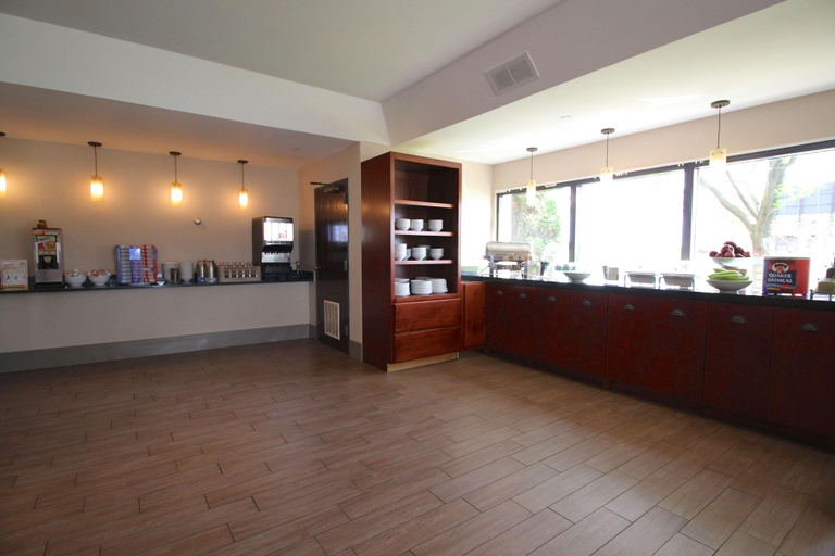 Public Area 2, Country Inn & Suites by Radisson, Sandusky South, OH, Erie