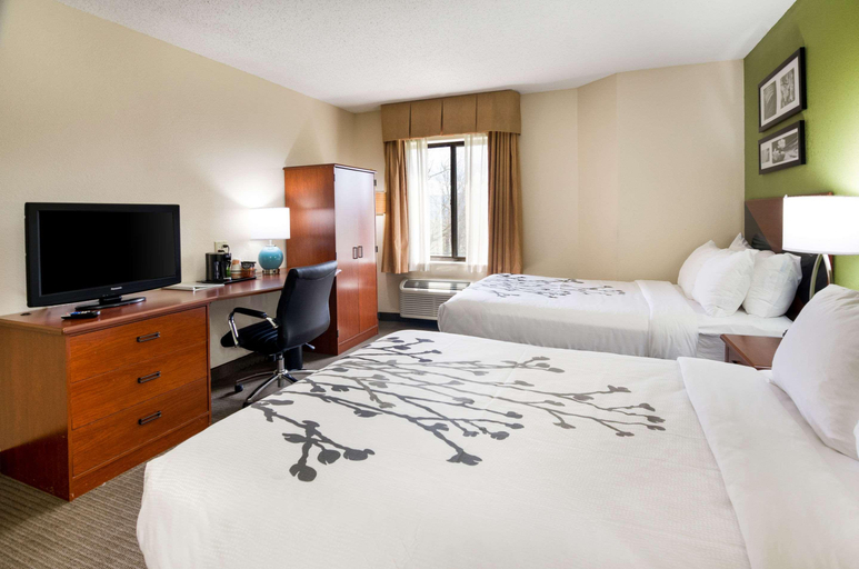 Bedroom 2, Sleep Inn Wytheville Area, Wythe