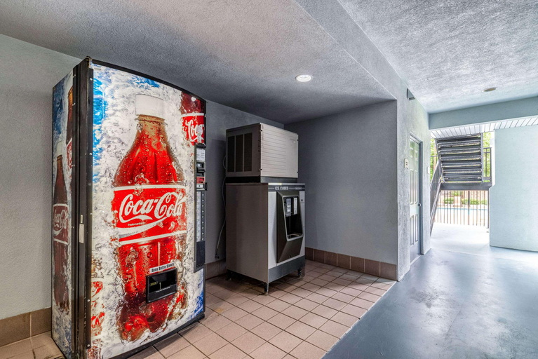 Public Area 2, Quality Inn & Suites Canton, Van Zandt