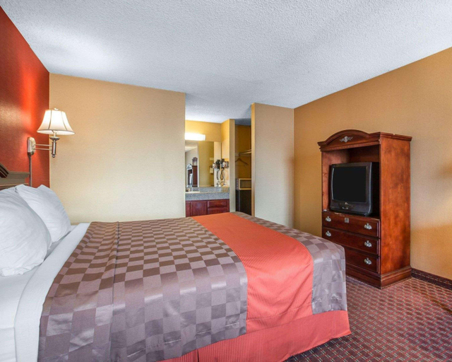 Bedroom 5, Rodeway Inn Near Home Depot Center, Los Angeles
