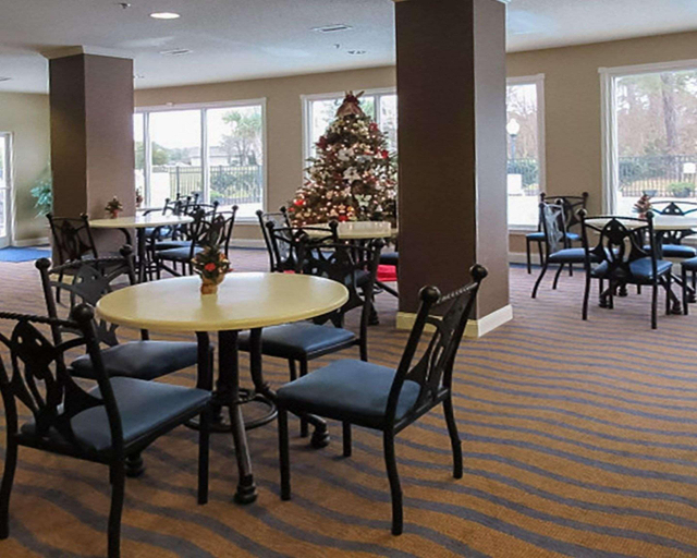 Food & Drinks 5, Blue Water Inn & Suites, Bw Signature Collection, Onslow