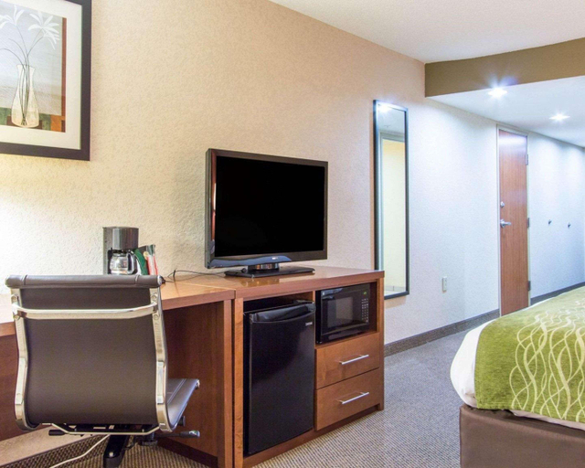 Bedroom 3, Comfort Inn & Suites Airport Convention Center, Charleston