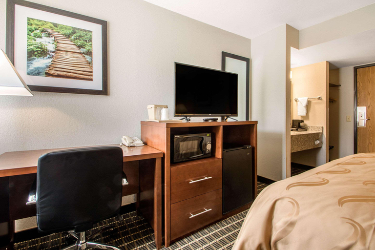 Bedroom 4, Quality Inn Madison West, Dane
