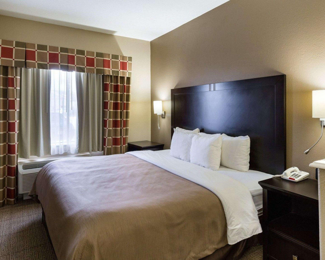 Bedroom 4, Quality Suites Houston Nw Cy-Fair, Houston