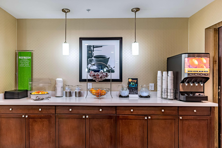 Food & Drinks 5, Hampton Inn Niagara Falls/Airport, Niagara