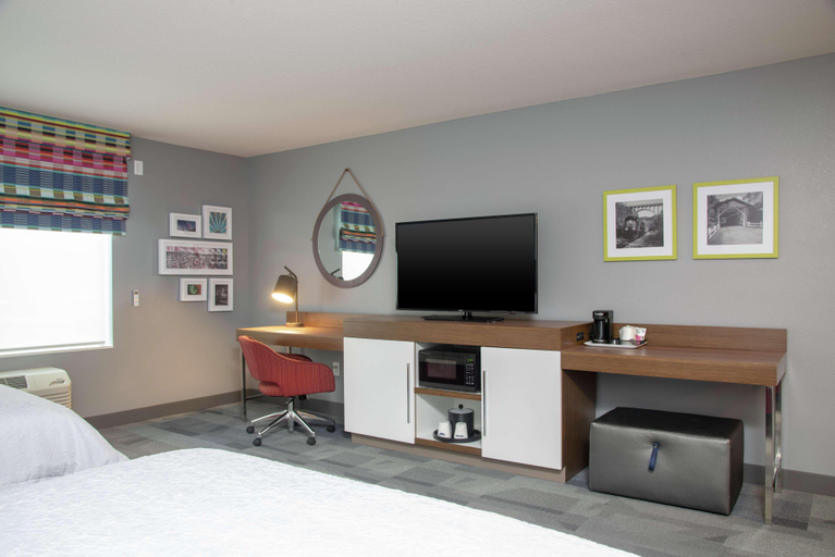 Public Area 2, Hampton Inn & Suites Xenia Dayton, Greene