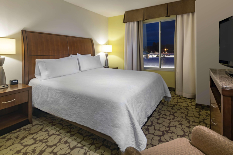 Bedroom 3, Hilton Garden Inn Devens Common, Worcester
