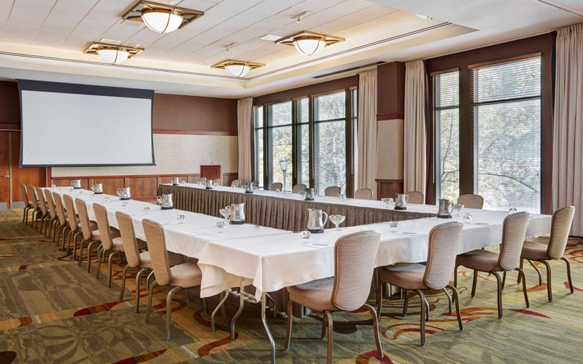 Business Facilities 2, The Inn at Penn, A Hilton Hotel, Philadelphia