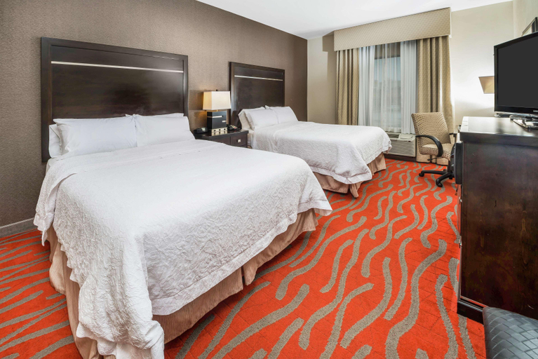 Bedroom 3, Hampton Inn & Suites Tulsa/Catoosa, Rogers