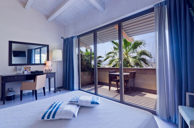 Bedroom 12