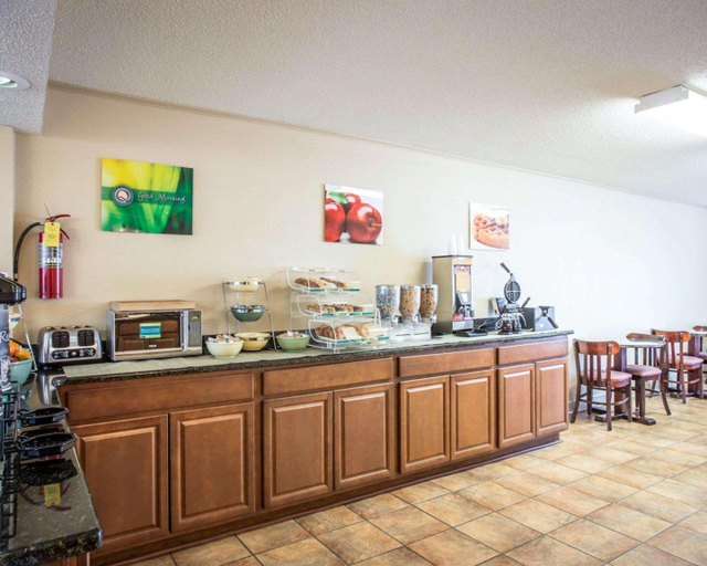 Food & Drinks 4, Quality Inn & Suites (Monroe), Union