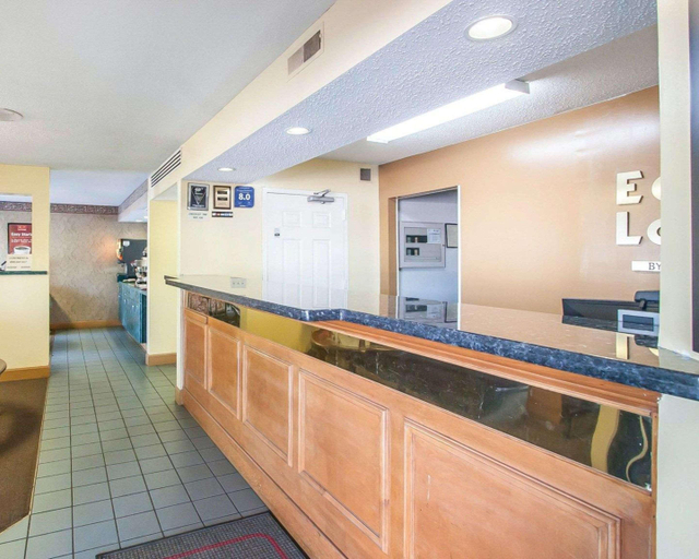 Public Area 2, Econo Lodge  Inn & Suites, Rutherford