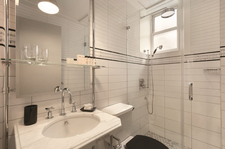Bathroom 4