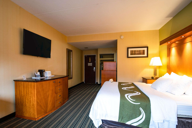 Bedroom 3, Quality Inn Cromwell - Middletown, Middlesex