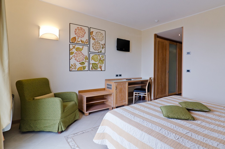 Bedroom 12