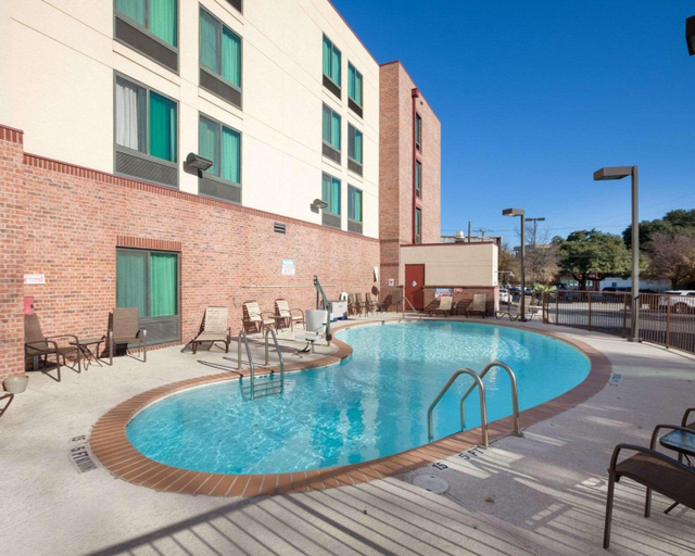 Sport & Beauty 5, Spark By Hilton San Antonio Airport, Bexar