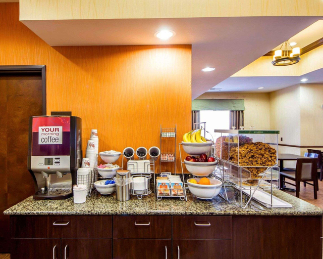 Food & Drinks 5, Comfort Inn & Suites Alva, Woods