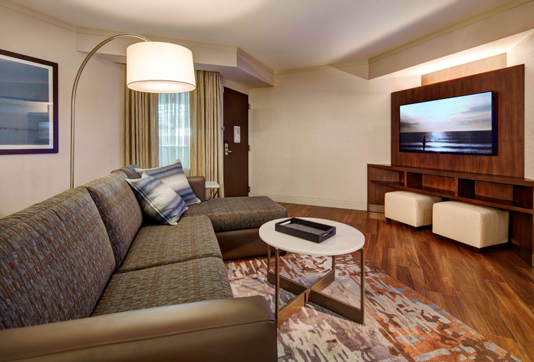 Bedroom 3, Embassy Suites by Hilton San Diego La Joll, San Diego