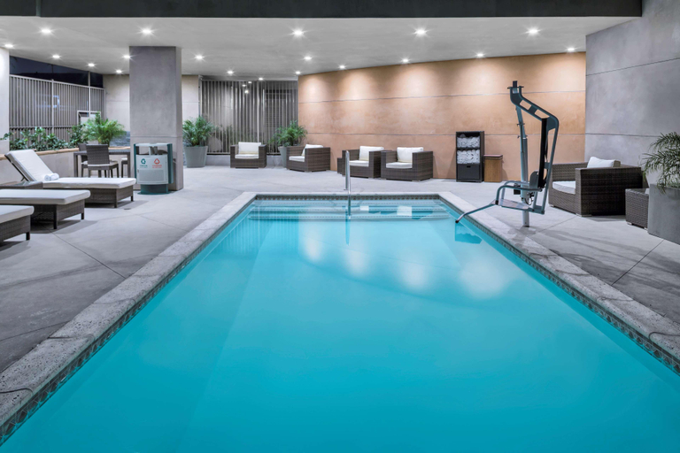 Sport & Beauty 2, Hampton Inn & Suites Los Angeles/Hollywood, Los Angeles