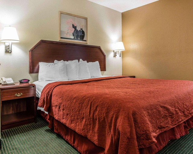 Bedroom 3, Quality Inn & Suites Stockbridge, Clayton