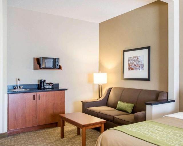 Public Area 3, Comfort Inn & Suites West Chester, Butler