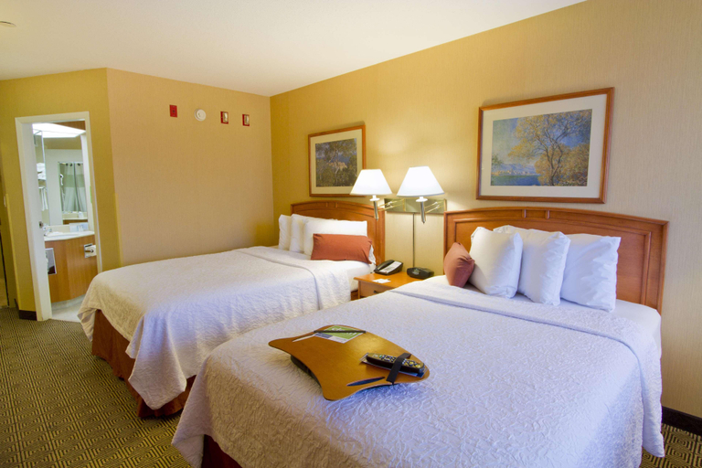 Bedroom 3, Hampton Inn by Hilton Vancouver-Airport/Richmond, Greater Vancouver