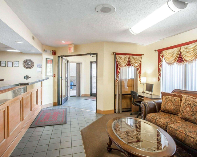 Public Area 2, Econo Lodge Inn & Suites, Rutherford
