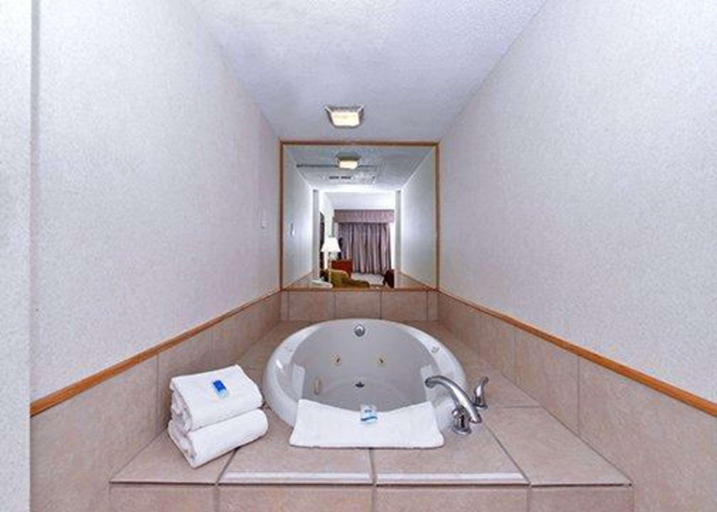 Bathroom 4, Quality Inn Alamosa, Alamosa