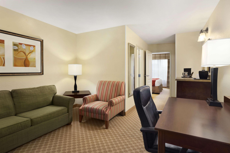 Bedroom 3, Country Inn & Suites by Radisson, Dothan, AL, Houston