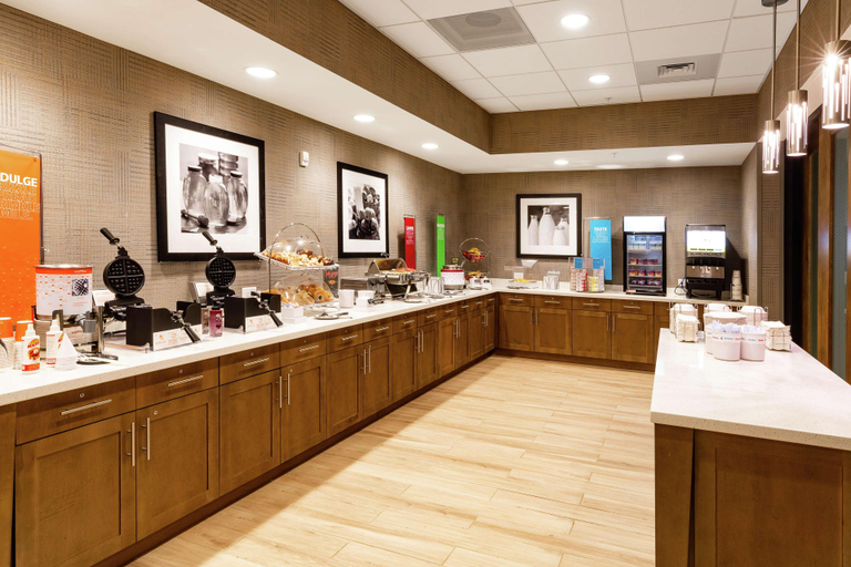Food & Drinks 5, Hampton Inn & Suites Columbia Killian Road, Richland