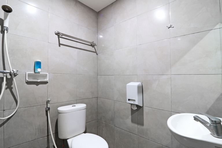 Bathroom 12