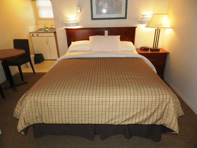 Bedroom 3, Motel Bavaria, East Kootenay