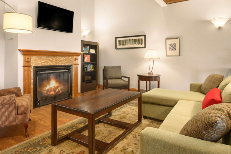 Public Area 2, Country Inn & Suites by Radisson, Findlay, OH, Hancock