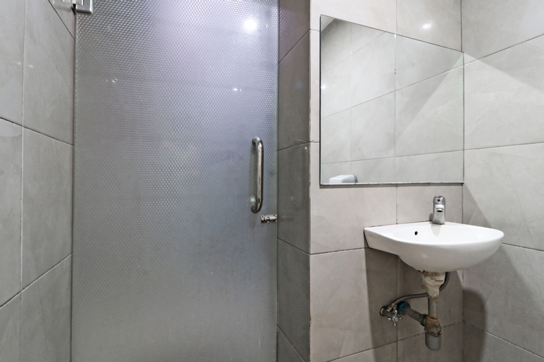 Bathroom 8