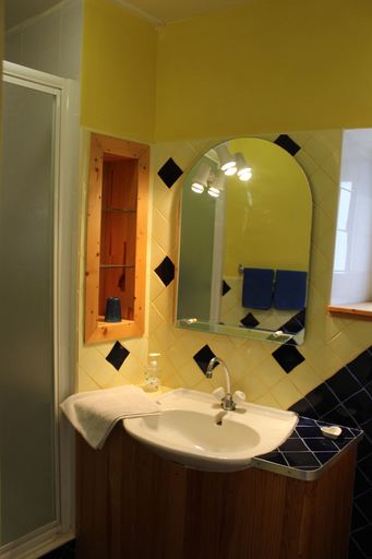 Bathroom 4, Au Coeur de Rennes Chambres d'hotes, Aude