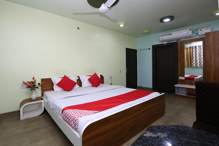 Bedroom 5, OYO 60640 Hotel Reyansh, Shahdol