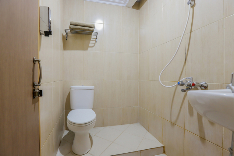 Bathroom 9