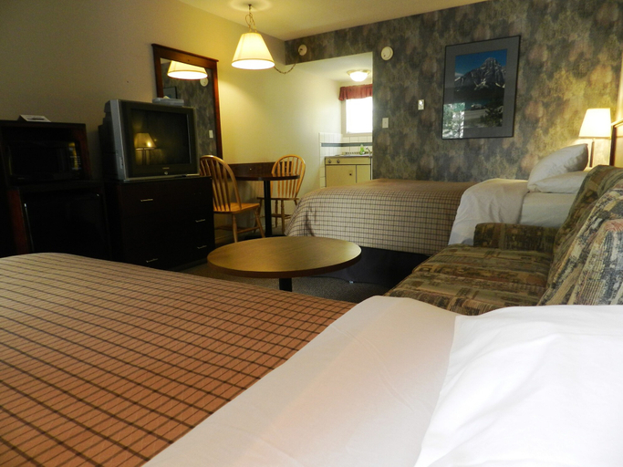 Public Area 2, Motel Bavaria, East Kootenay