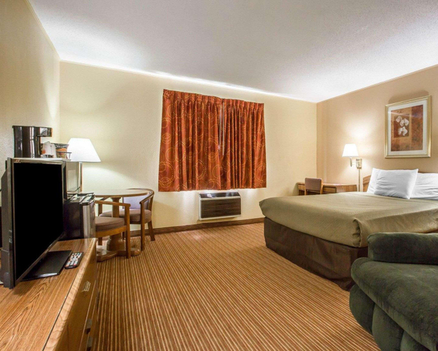 Bedroom 2, SureStay by Best Western Massena, Saint Lawrence