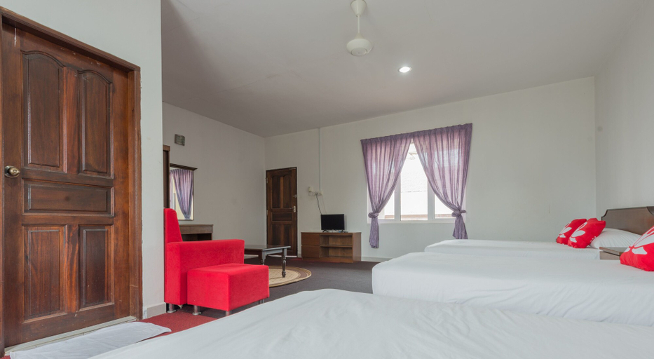 Bedroom 4, ZEN Rooms DeeWana Resort, Pasir Putih