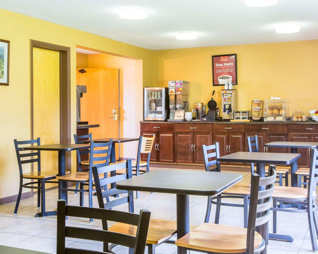 Food & Drinks 5, SureStay by Best Western Massena, Saint Lawrence
