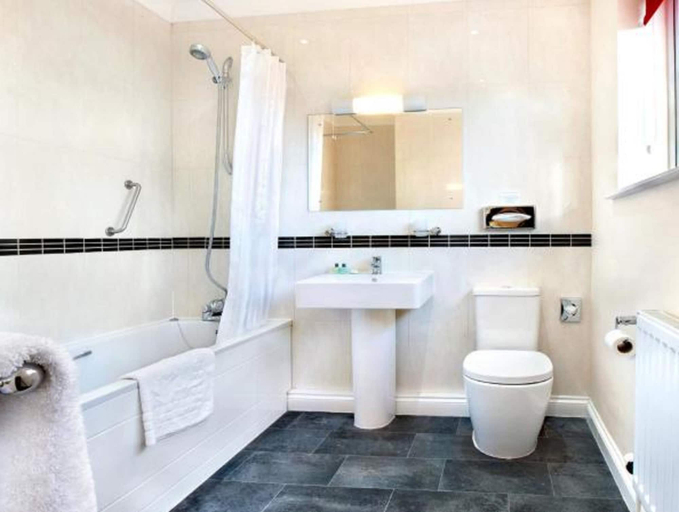 Bathroom 5, Kingsway Hotel., Lincolnshire
