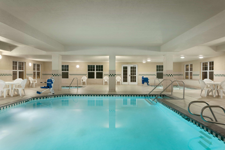 Sport & Beauty, Country Inn & Suites Boise West, Ada