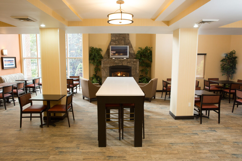 Holiday Inn Express Hotel & Suites Cherokee-Casino, Jackson