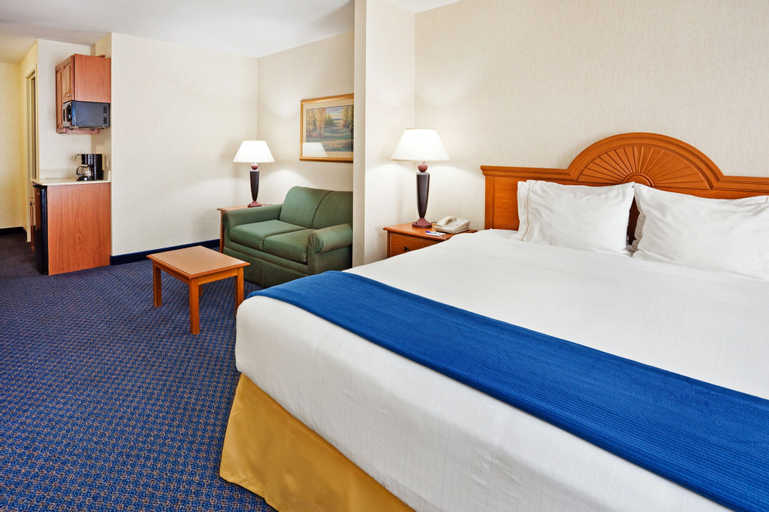 Holiday Inn Express Hotel & Suites Cherokee-Casino, Jackson