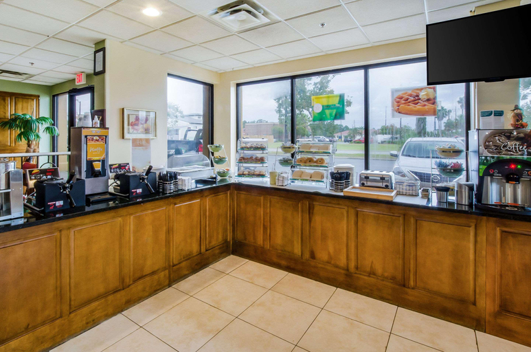 Food & Drinks 5, Quality Inn Brunswick, Glynn
