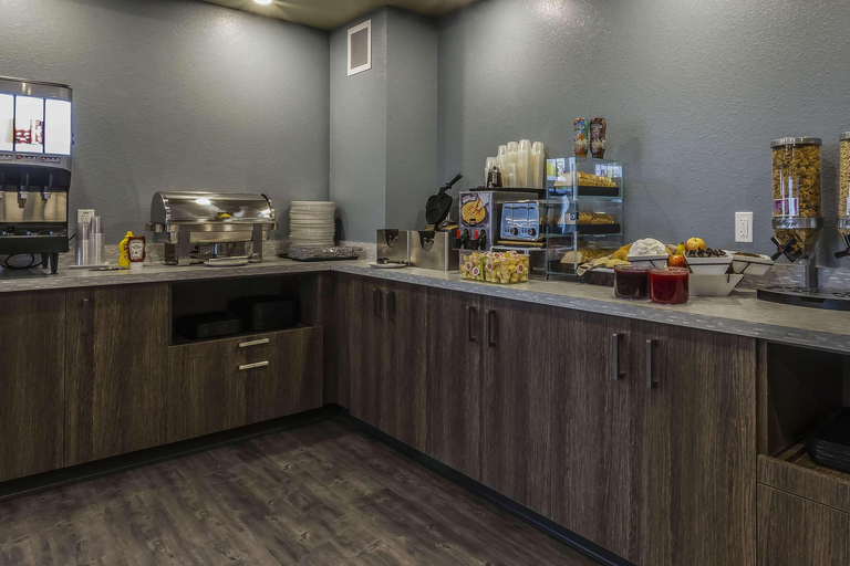 Food & Drinks 5, Quality Inn and Suites Moose Jaw, Division No. 7